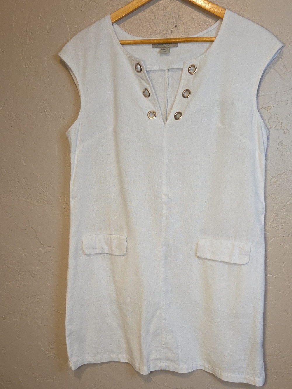 Charlie Paige White Sleeveless Shift Dress with Grommet Neckline